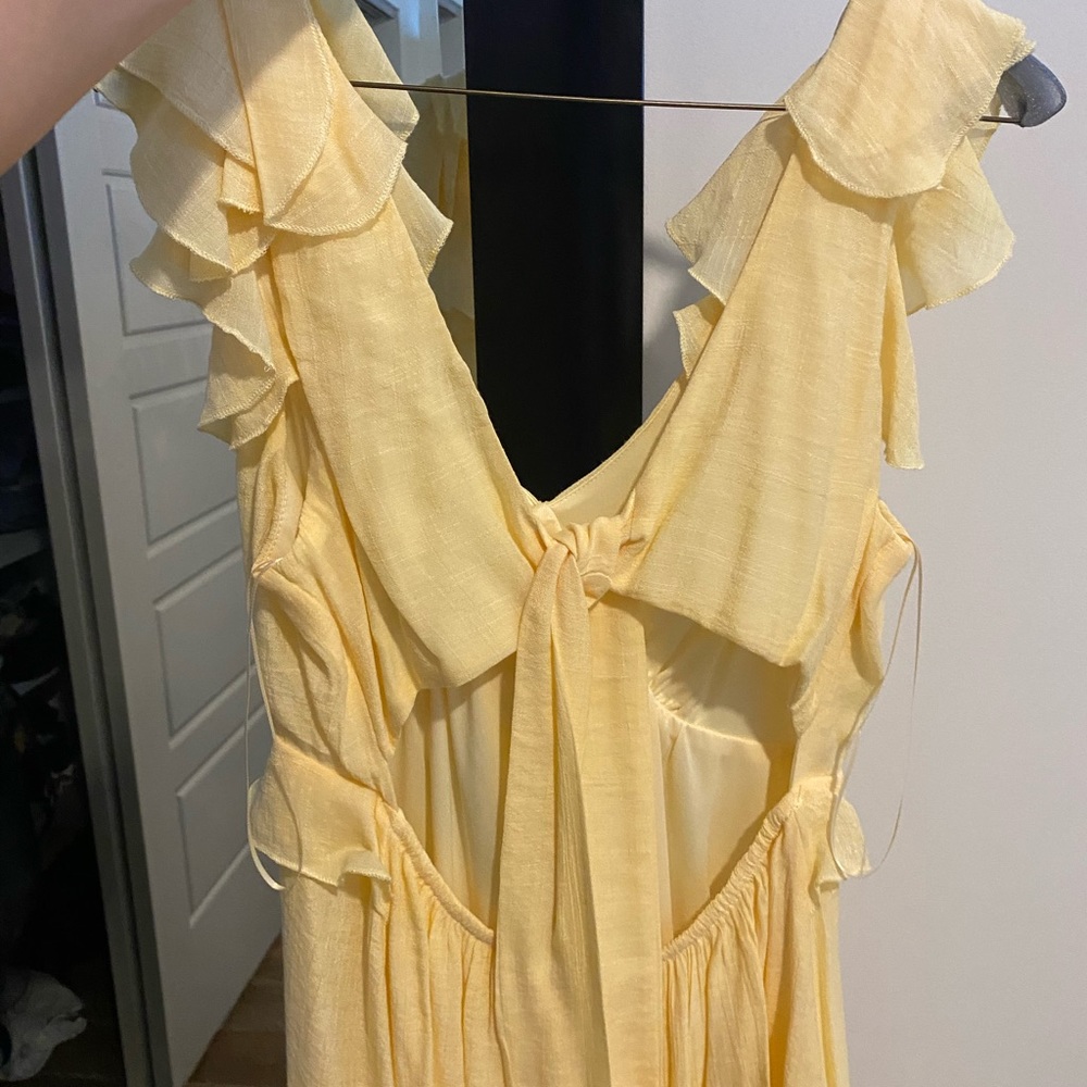 Francesca’s yellow dress